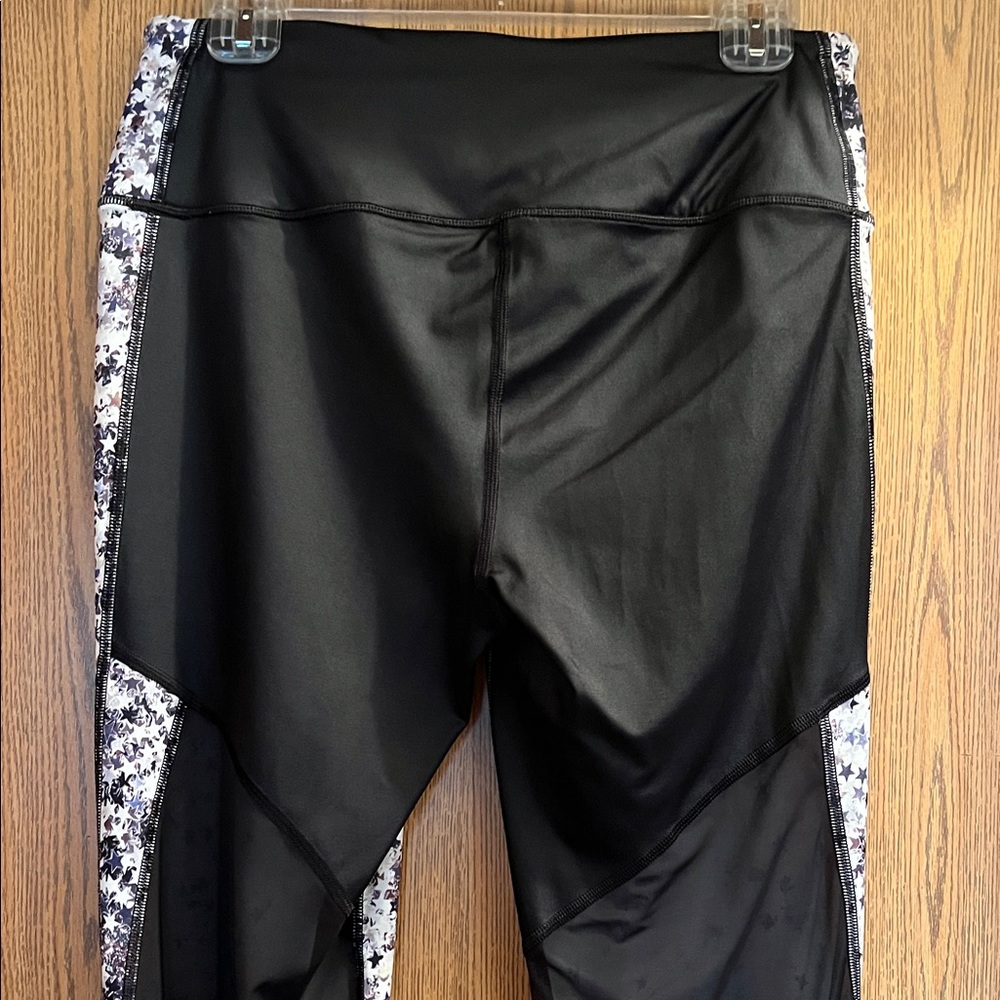 Victoria's Secret Total Knockout Star pattern leggings size large - Picture 3 of 4